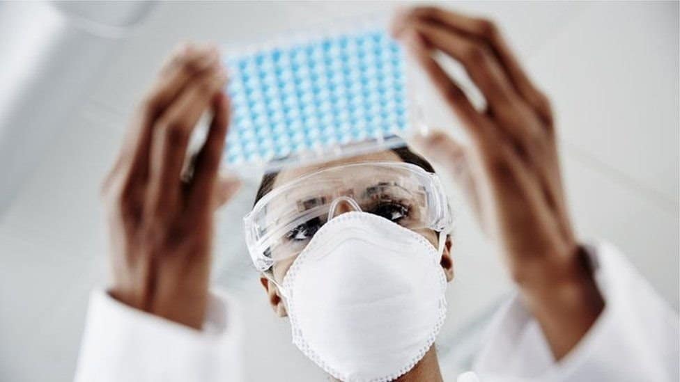 Korona virus: Stručnjaci strahuju od sudara omikrona i sezonskog gripa u Srbiji, ublažavanje ograničenja za nevakcinisane u Austriji 4 testiranje