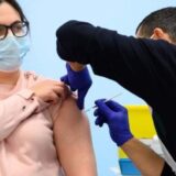 Korona virus: U Srbiji manje od tri hiljade pacijenata u bolnicama, za omikron soj potrebna treća doza - stručnjaci 7
