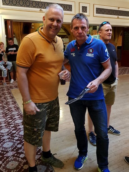 Sport, muzika i Srbija: Igor Todorović Zgro i njegova Engleska - kada ljubav prema fudbalu (i panku) pretočiš u knjigu 14 Zgro i Strjuart Pirs