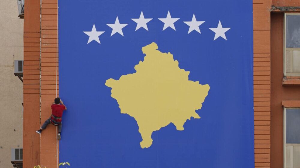 Kosovo ukinulo vize za državljane Ukrajine 1
