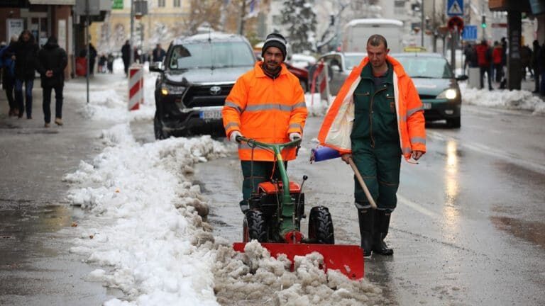 Užice: Gradske saobraćajnice prohodne, normalizovana isporuka struje 1