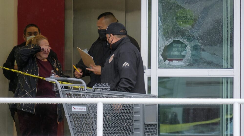 Policija u Los Anđelesu slučajno ubila tinejdžerku u prodavnici 1