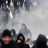 Belgijska policija vodenim topovima i suzavcem rasterala demonstrante protiv kovid restrikcija 7