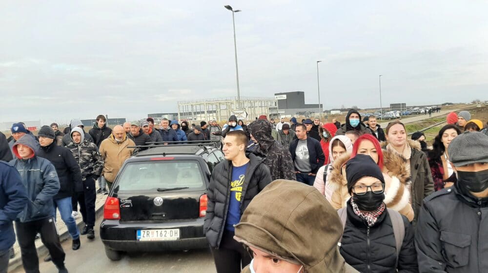 Mirna blokada u Zrenjaninu održana kod Linglonga 1