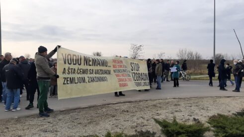 Zrenjanin blokada Blokade puteva širom Srbije, zabeleženo više incidenata (FOTO/VIDEO) 48