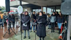 Protestna tribina Novog optimizma Novi optimizam: Nemamo državu, ugašena je batinaškim nasiljem 3