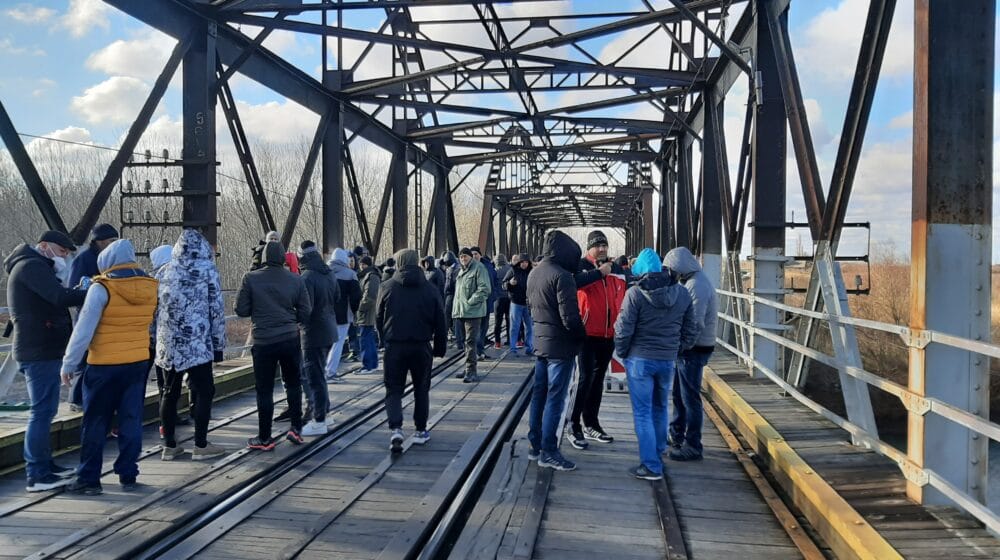 Blokada mosta kod Zrenjanina neće stati, poručuju građani (VIDEO) 1