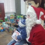 Deda Mraz stigao u zrenjaninski Crveni krst 6