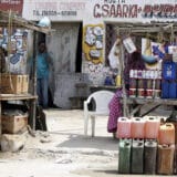 SAD i Britanija pozvale na smirenost pošto je somalijski predsednik suspendovao premijera 15