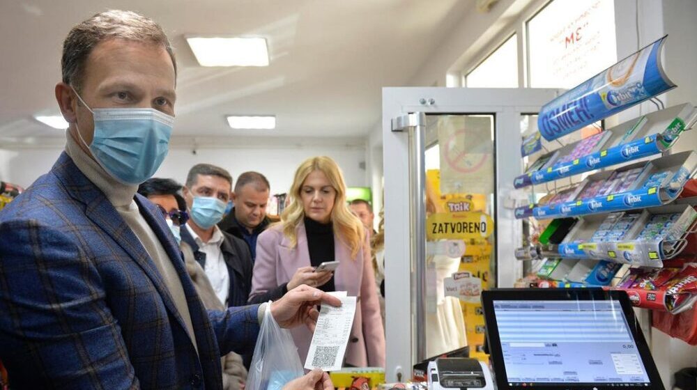 Mali obišao prodavnicu u Barajevu koja je prva u Srbiji prešla na novi sistem eFiskalizacije 1