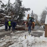 Izvučen kamion iz rupe u Kačerskoj, ulica zatvorena za saobraćaj (FOTO) 1