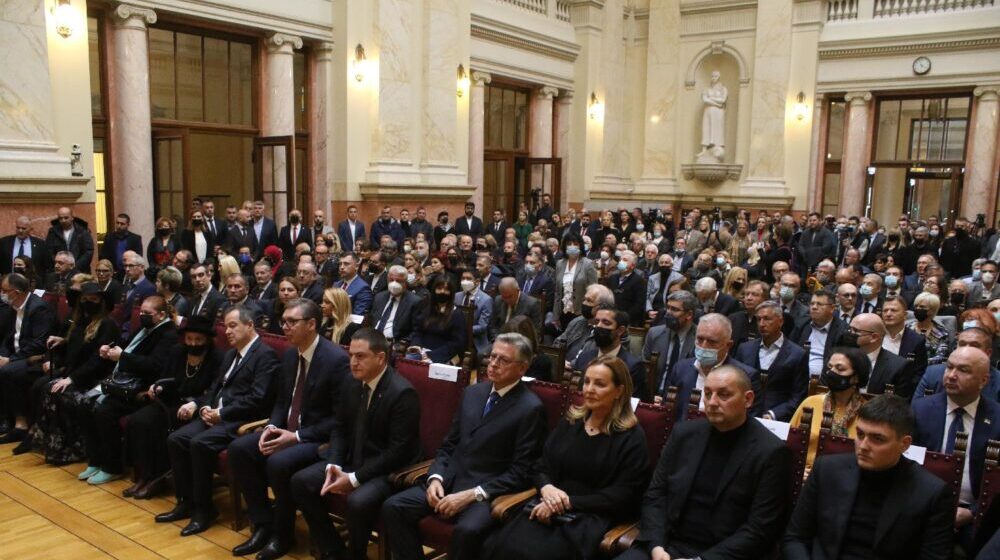 Vučić obećao da će jedan državni projekat dobiti Mrkonjićevo ime 1
