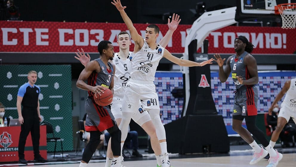 Crno-beli se sapleli na zonu 1