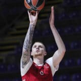 Vajt se vraća na "vreo" teren 9