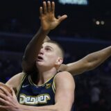 Jokić ispisao novu istoriju u pobedi Denvera protiv Klipersa 14