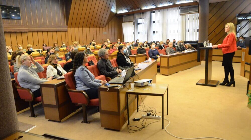 Za 15 godina 11.000 žena i dece javilo se u Sigurnu kuću 1