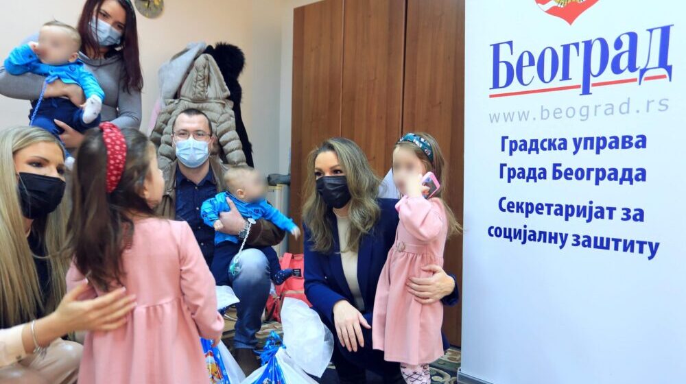 Stanisavljević: Isplaćena pomoć roditeljima trojki, četvorki i duplih blizanaca u Beogradu 1