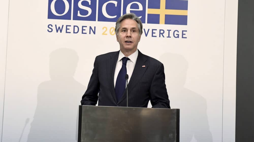 Blinken upozorio Lavrova na ozbiljne posledice ako Moskva nastavi sa konfrontacijom 1