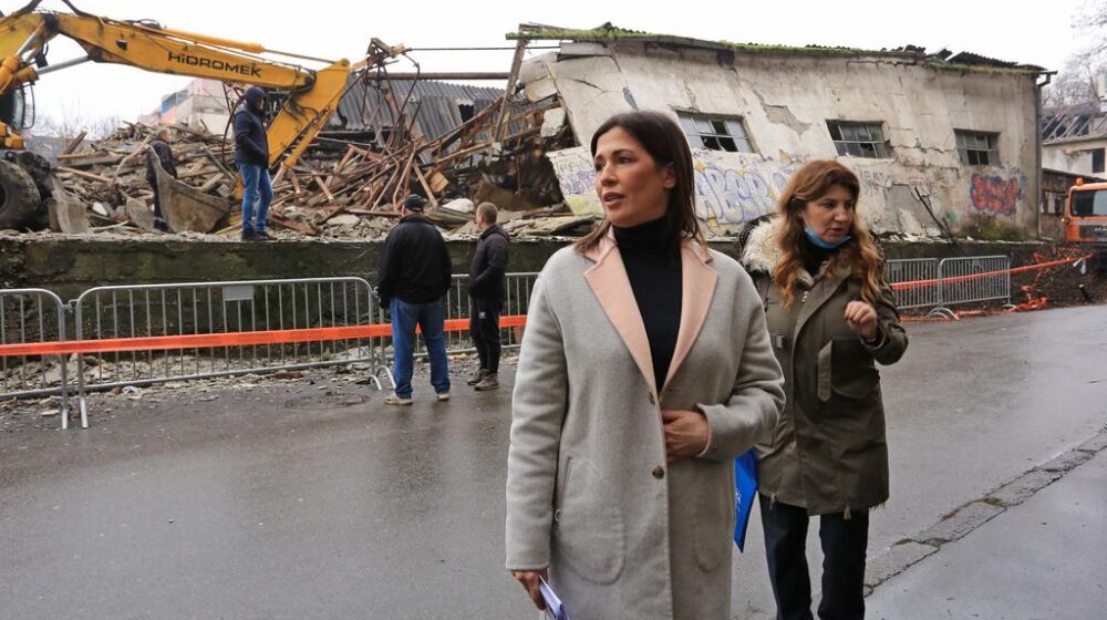 Sutra nastavak uklanjanja bespravnog objekta u Zemunu 1