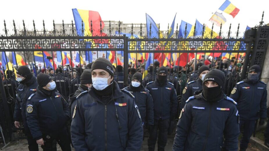 Desničarske demonstracije protiv kovid propusnica u Rumuniji 2