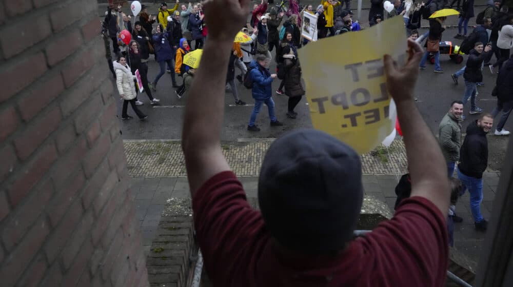 Hiljade Holanđana protestovalo u Utrehtu protiv ograničenja uvedenih zbog kovida 1