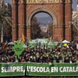 Katalonci protestovali u Barseloni protiv odluke suda da se u školama predaje na španskom 7