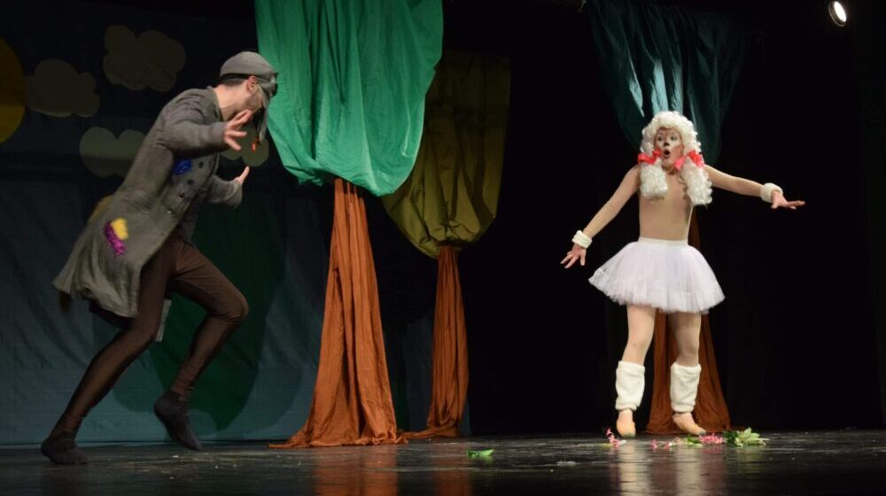 Predstava “Aska i vuk” osvojila publiku Festivala “ZajeČAR” 1