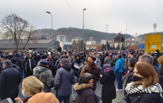 Na blokadi u Užicu otet mobilni telefon novinaru Danasa (FOTO/VIDEO) 7