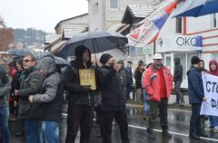 Blokada u Užicu_Foto_Nenad Kovačević (11) Među demonstrantima u Užicu i protivnici nošenja zaštitnih maski (FOTO/VIDEO) 9