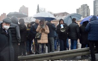 Blokada u Užicu_Foto_Nenad Kovačević (9) Među demonstrantima u Užicu i protivnici nošenja zaštitnih maski (FOTO/VIDEO) 7