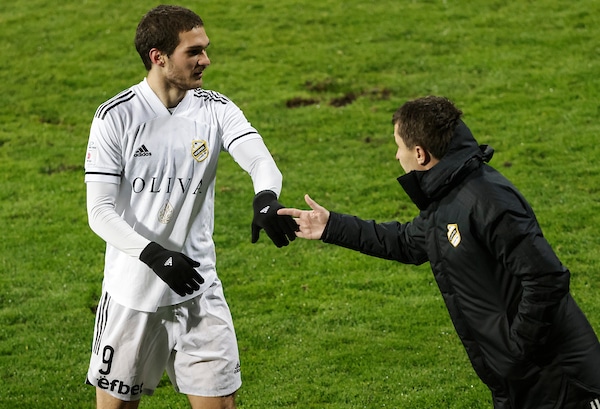 Pet "komada" Čukaričkog 1