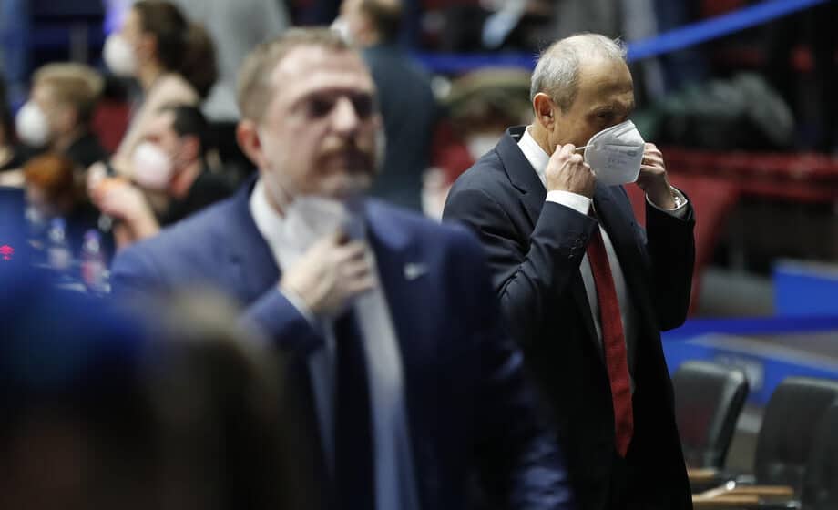 Armani "pod ključem" 1