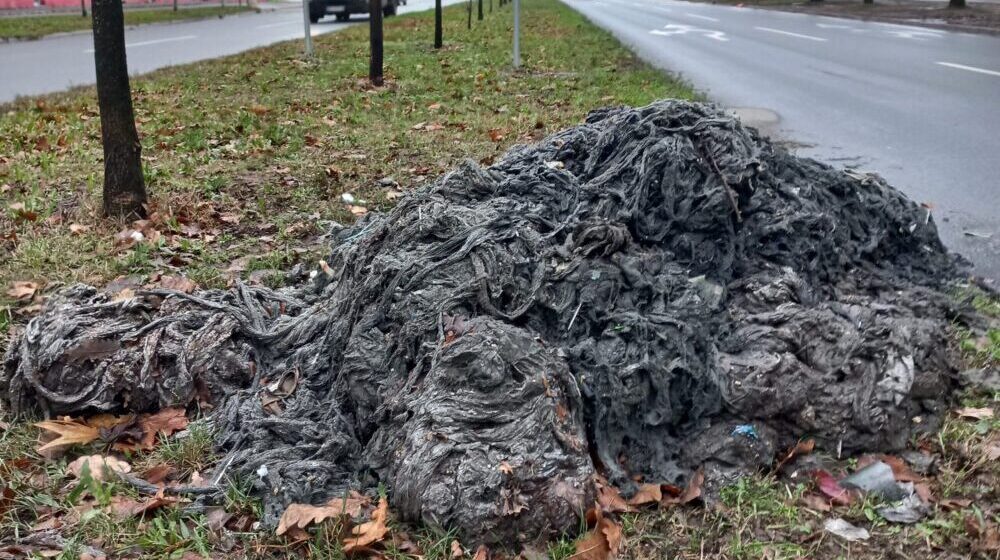 Novi Sad: Velika količina otpada izvučena iz kanalizacije, počinje sanacija bunara 1