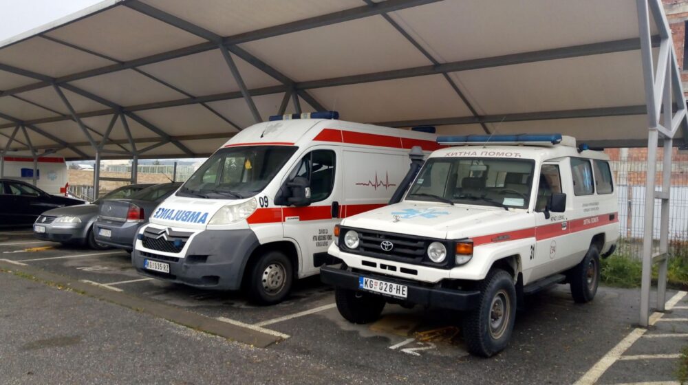 Hitnoj pomoći u Kragujevcu javljaju se kovid pacijenti sa pogoršanim stanjem, saobraćajka kod pekare „Jevtić” 1