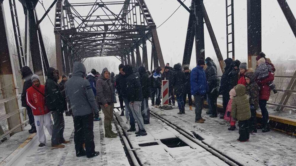 Blokiran most na Tamišu kod Tomaševca, sela odsečena (VIDEO)  1