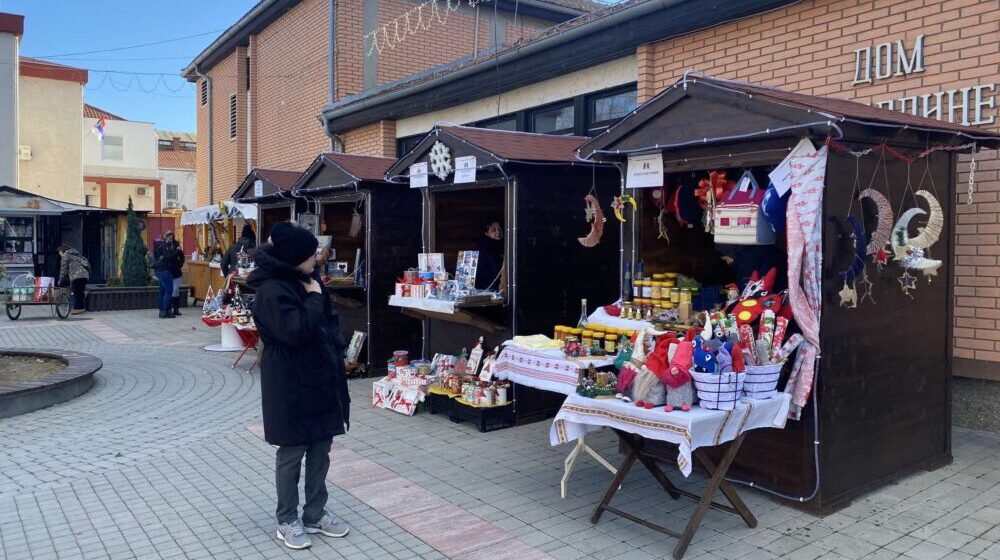 Počeo Novogodišnji bazar u Kladovu 1