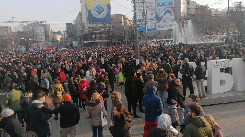 Više zapadnih medija izvestilo o blokadama puteva u Srbiji 1