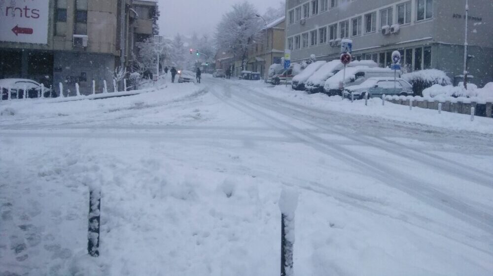 Vanredna situacija u devet opština, bez struje 40 odsto stanovnika Malog Zvornika 1