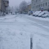 Užice: Vatrogasci na sedam lokacija uklanjaju drveće koje je palo preko saobraćajnica 4