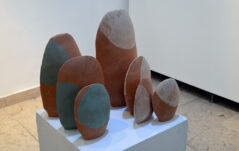 Otvorena izložba sa 26. Međunarodne kolonije umetničke keramike „Zlakusa“ (FOTO) 11
