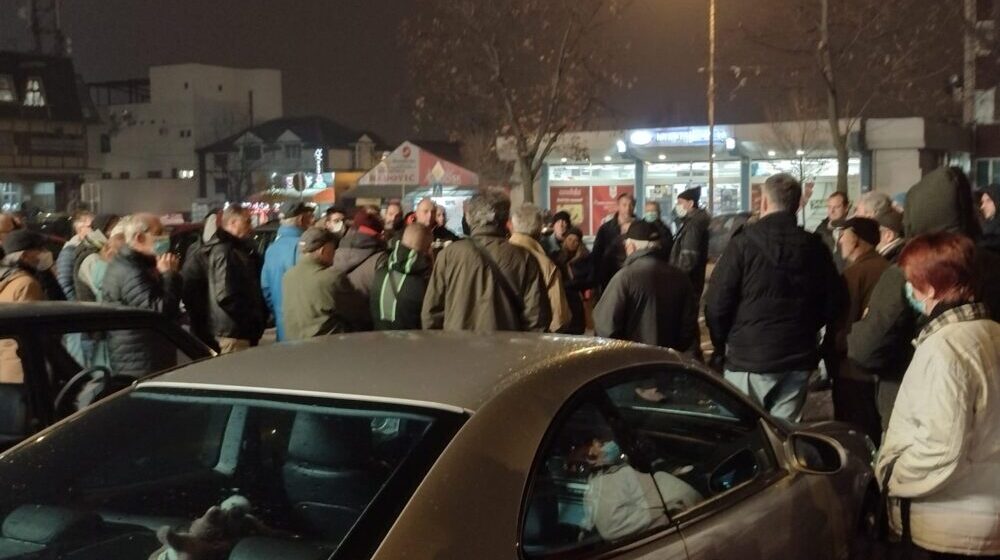 Parking i dalje nećemo plaćati, poručuju žitelji Aerodroma u Kragujevcu 1