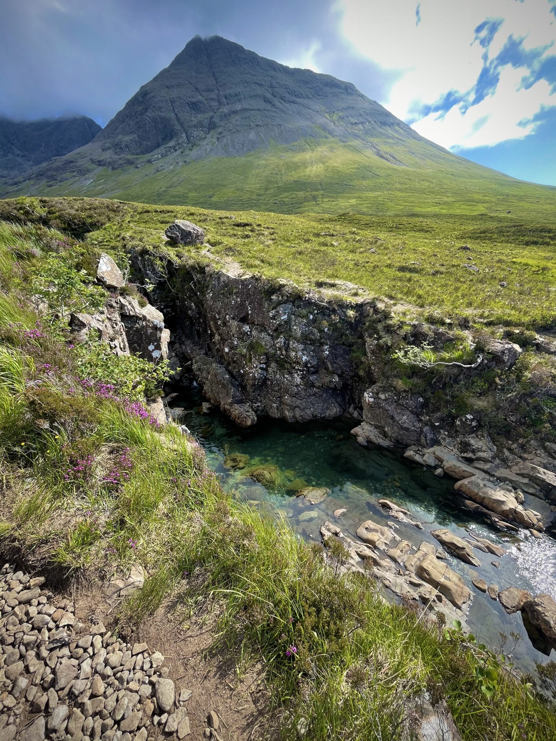 Rezervisanost je način na koji Englezi brane svoju intimu, svaka poseta Srbiji je slatko-gorka pilula 9 Rezervisanost je način na koji Englezi brane svoju intimu, svaka poseta Srbiji je slatko-gorka pilula 9