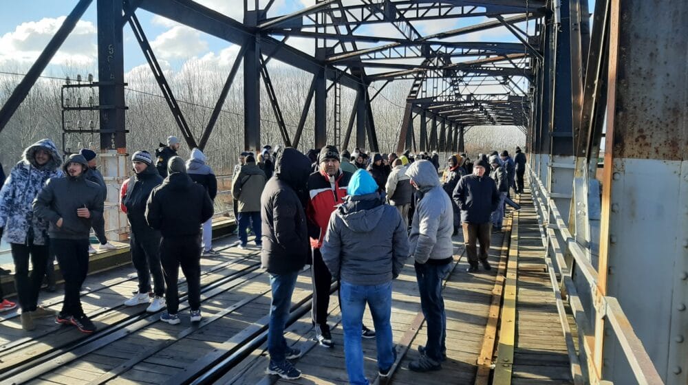 Blokada mosta na Tamišu između zrenjaninskih sela Tomaševac i Orlovat 1