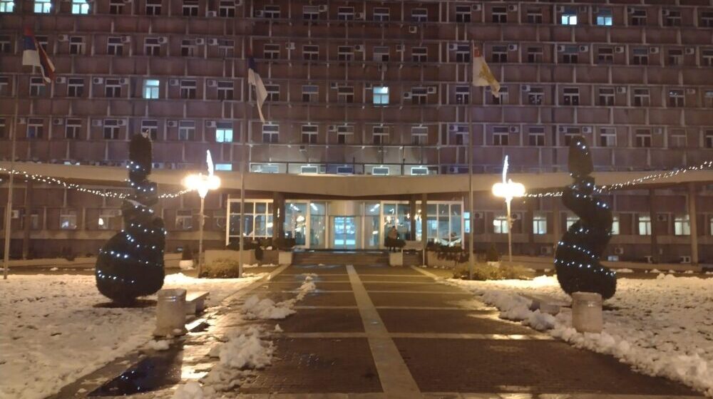 Novogodišnja humanitarna akcija prikupljanja paketića za decu obolelu od raka Kancelarije za mlade i Grada Kragujevca 1