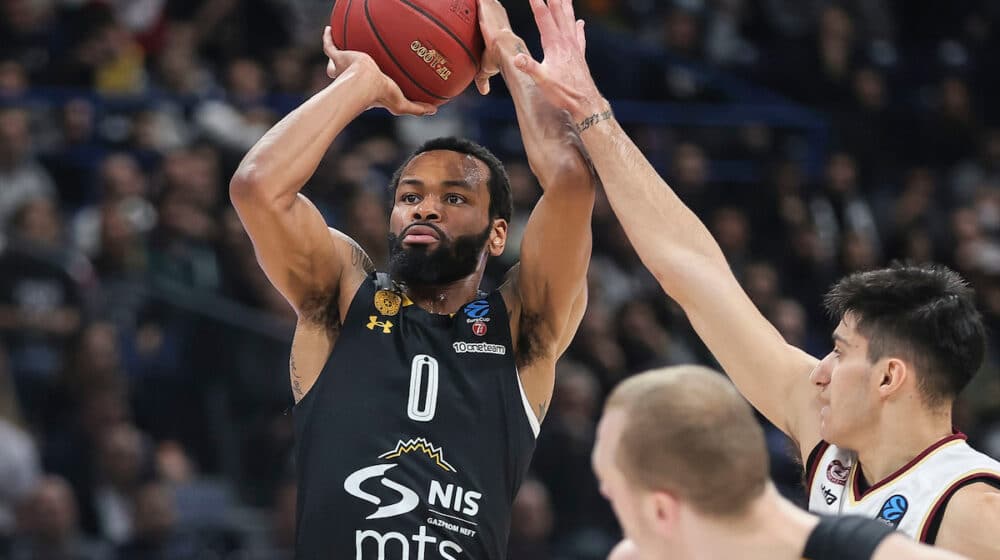 Partizan pokorio Pariz 1