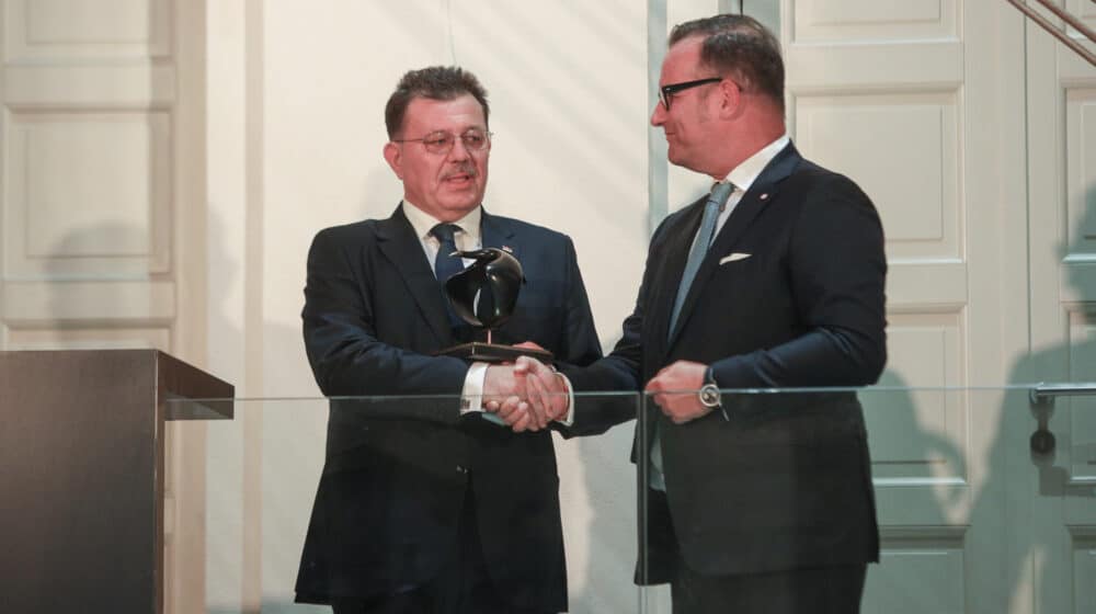 Dekan Medicinskog fakulteta dobitnik Nagrade za izuzetnost 1