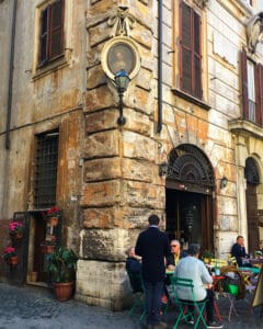 Rezervisanost je način na koji Englezi brane svoju intimu, svaka poseta Srbiji je slatko-gorka pilula 6 Rezervisanost je način na koji Englezi brane svoju intimu, svaka poseta Srbiji je slatko-gorka pilula 6