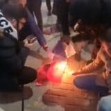 U Tirani demonstracije protiv Otvorenog Balkana i Vučića; paljenje zastave i dogovor o vanrednim sitacijama 14