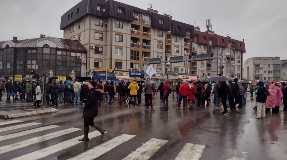 Kragujevac: Policija obezbeđivala protest 1
