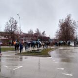 Blokada puteva u Boru završena uz manji incident i Vlaškim kolom preko pešačkih prelaza (VIDEO) 2